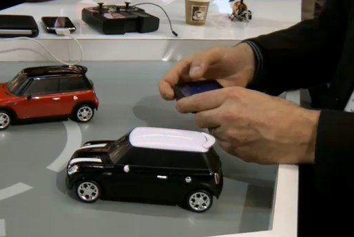 Carro de controle remoto via iPhone