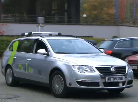 Novo motorista, iPad no volante