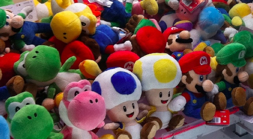 mario-claw-game-closeup